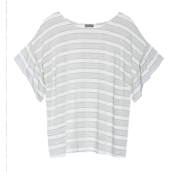 Vince Camuto•Oversized Ruffle Sleeve Crop Top size S - Picture 2 of 8